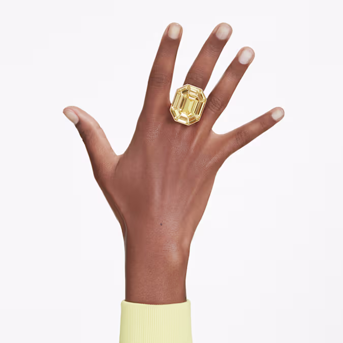 Lucent cocktail ring